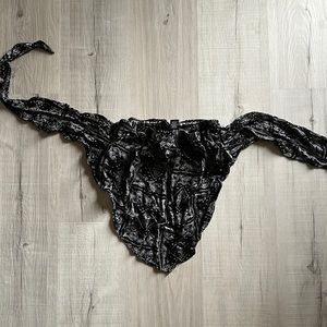 Rue 21 bandana style crop top